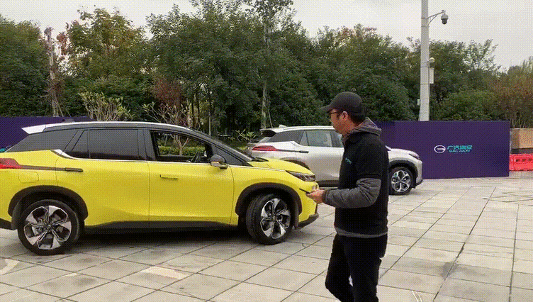 很能跑的数码大玩具,试驾国产纯电网红车,体验广汽aion v