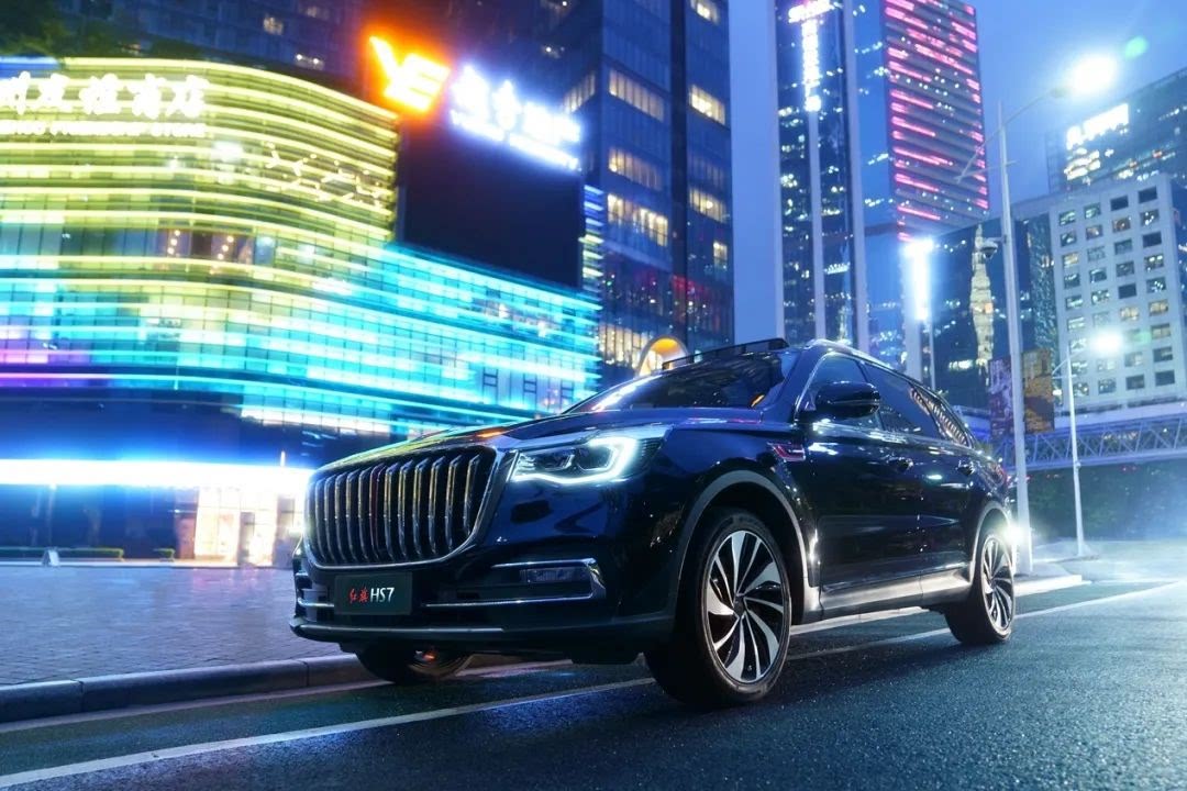 中大型豪华SUV对比：红旗HS7与凯迪拉克XT6谁更好？