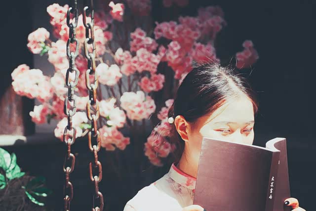 【已覺春心動,俏麗佳人打卡網紅地】自駕強烈推薦,處處美景 54 人若桃花半遮面;梅紅柳綠不識君