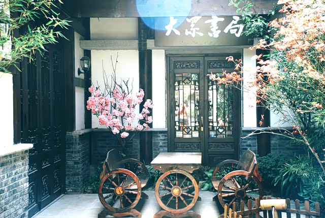 【已覺春心動,俏麗佳人打卡網紅地】自駕強烈推薦,處處美景 49 芳草池塘,綠陰庭院,晚晴寒透窗紗