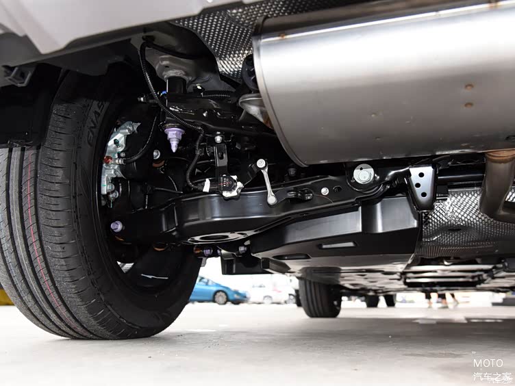 后e型多连杆悬架系统