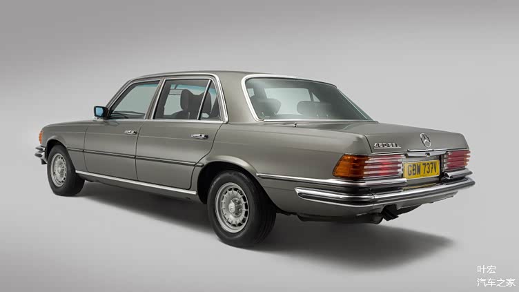 你知道吗老奔驰轿车尾灯里面有故事