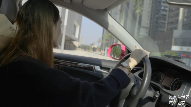 女司机第一次开车,丈夫不放心车尾贴了6张纸,路人看后捧腹大笑_车家号