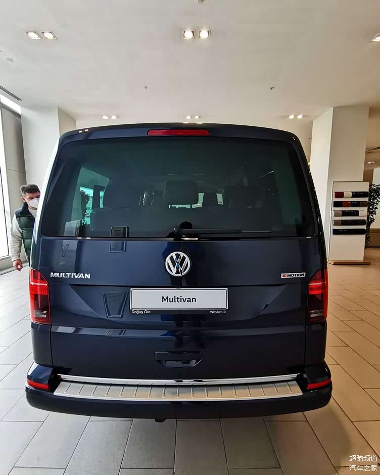 座椅很灵活 气势不输奔驰v级 新款大众迈特威实车