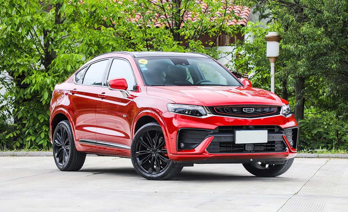 超火的国产轿跑SUV，吉利星越VS哈弗F7X谁才是王者？