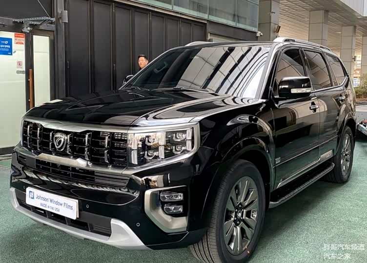起亚霸锐海外实拍 搭3.0t v6柴油机