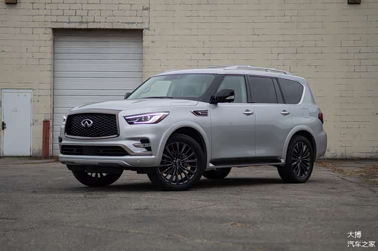 2021款英菲尼迪qx80锃光瓦亮的额头不再那么闪耀夺目