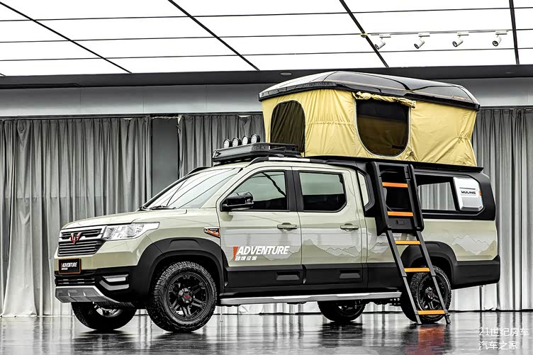 五菱进军露营车了五菱越境征途官改皮卡露营车亮相