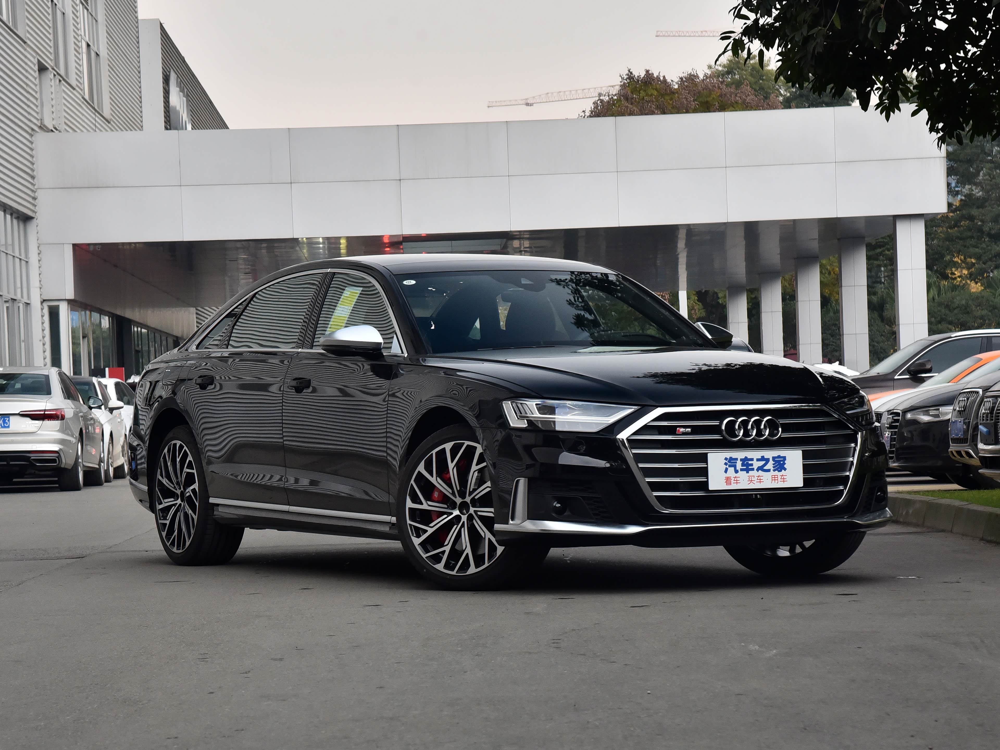 奥迪s8,外观设计豪华大气,值得一看!