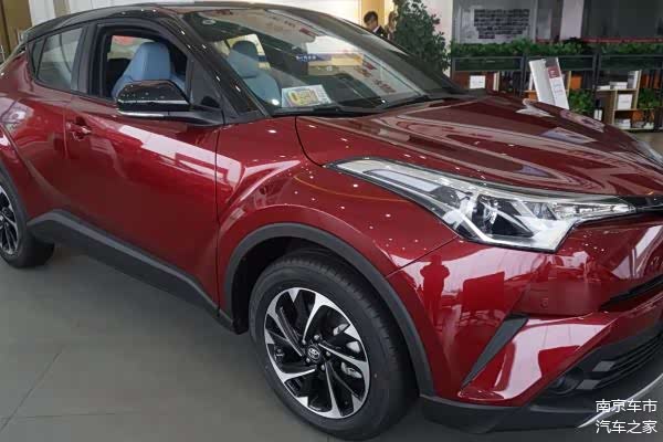 2020款丰田奕泽到店实拍,红色很年轻,14.58万起性价比高