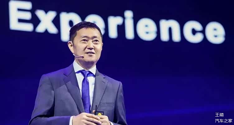 但左晖始终遵循着「逆市做多」的经营哲学,先后在「国八条」,中大恒基