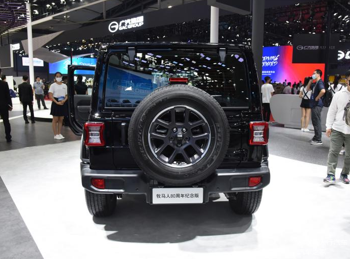 售4799万jeep牧马人80周年纪念版值这个价吗