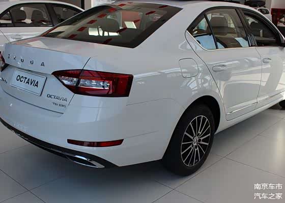 实拍2020款斯柯达明锐,价格终于"松动",7.59万起,不香吗?