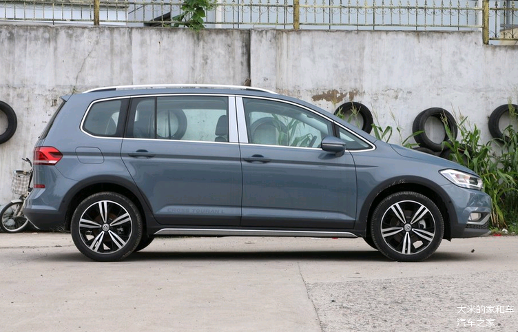 大众途安l,最便宜的大众7座mpv,看完车长你能忍吗?