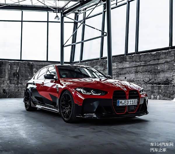 两个重点:前面的"巨肾"与后面的排气. 车系: 宝马