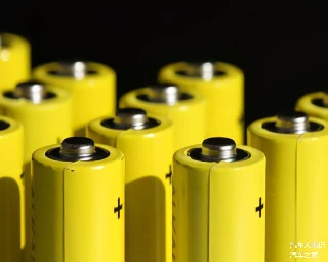 蔚来将推出磷酸铁锂车型李斌回应车型价格不会下调