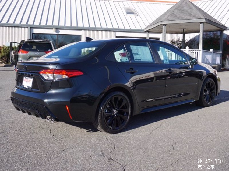 新款丰田卡罗拉黑武士带来很激情的运动范十分帅气