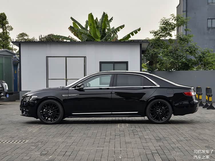 2020款林肯大陆,外观典雅大气,辨识度极高