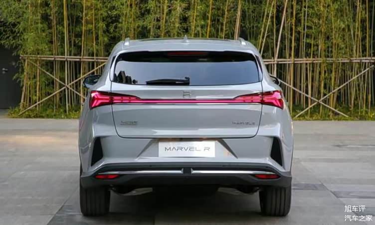 据悉新车共计推出5款车身颜色,同时再marvel r pro版车型的基础之上