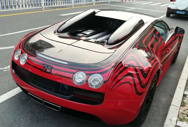 中国内地的布加迪,最多时候有11辆,有一半在上海