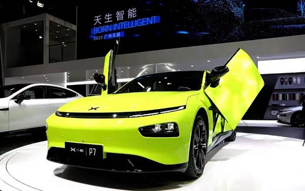 之前网传的鸥翼门小鹏p7真来了#2020广州车展