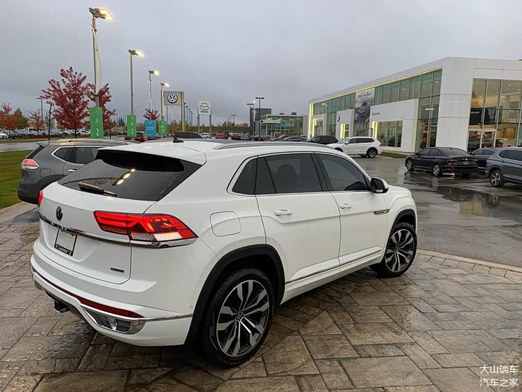 r-line套件 四出排气 全时四驱,海外版新款大众途昂x实车现身