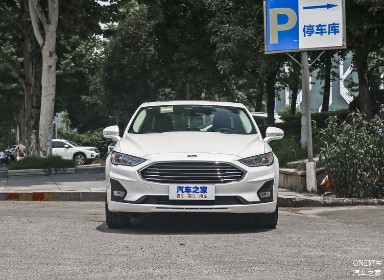首推2268万的ecoboost200豪华型福特蒙迪欧购车手册