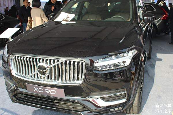 2021款沃爾沃xc90實拍黑色很大氣6389萬起油耗77l