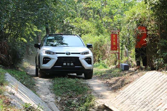 文武兼备 传承高级 试驾丰田威兰达2.0L/2.5双擎版