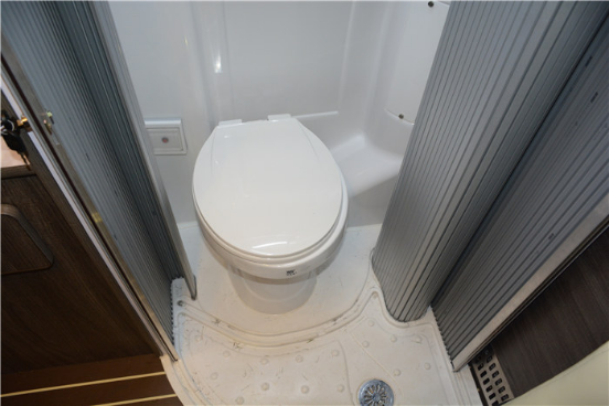 不到30万的江铃福特新全顺商旅房车,让旅行从