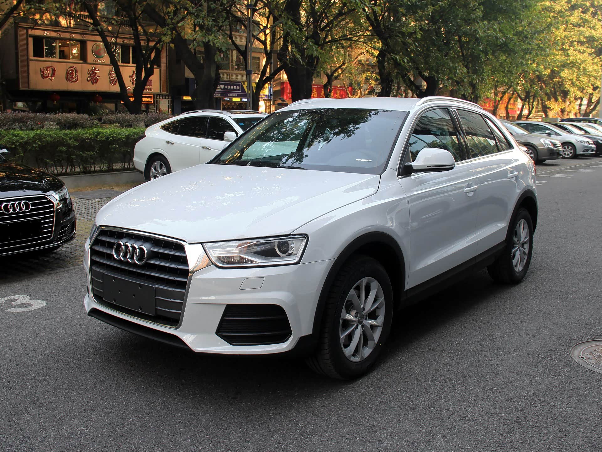 引自汽车之家图库推荐理由:二十万以内的预算,你还能购买到哪款一线