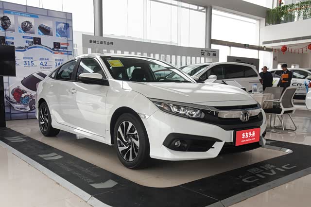 中置排气是亮点 东风本田思域中期改款车型最