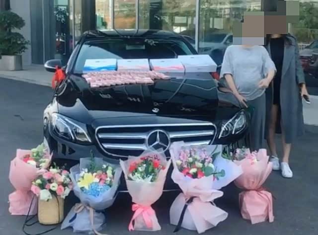 玛莎拉蒂无法满足微商,劳斯莱斯也不行了,朋友