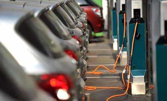 发展新能源汽车,意义多大?