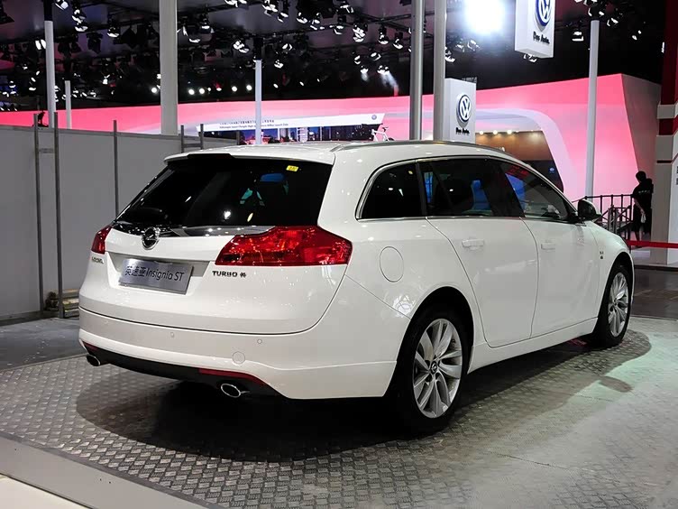 欧宝英速亚 旅行版