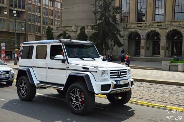 街拍奔驰g5004x40567676767