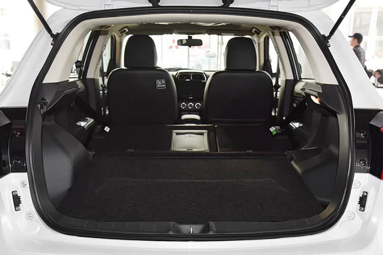 性价比大幅提升 实拍体验2018款广汽三菱劲炫